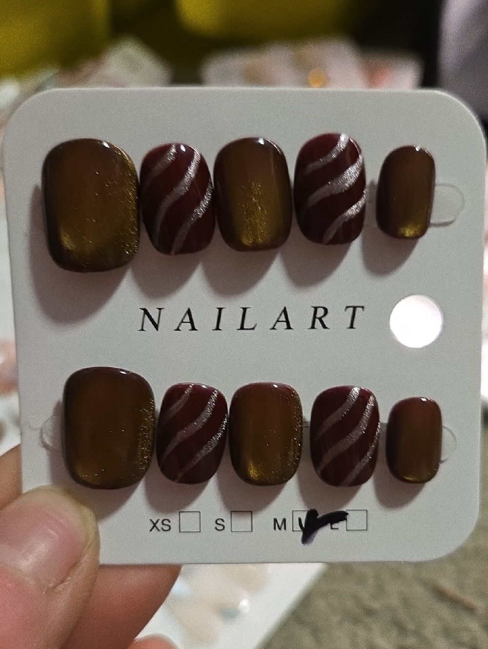 Nail Art Press-On Nails in Burgundy and Shimmery Olive